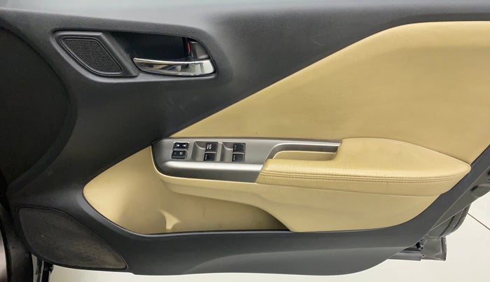2016 Honda City 1.5L I-VTEC VX CVT, CNG, Automatic, 1,06,554 km, Driver Side Door Panels Control