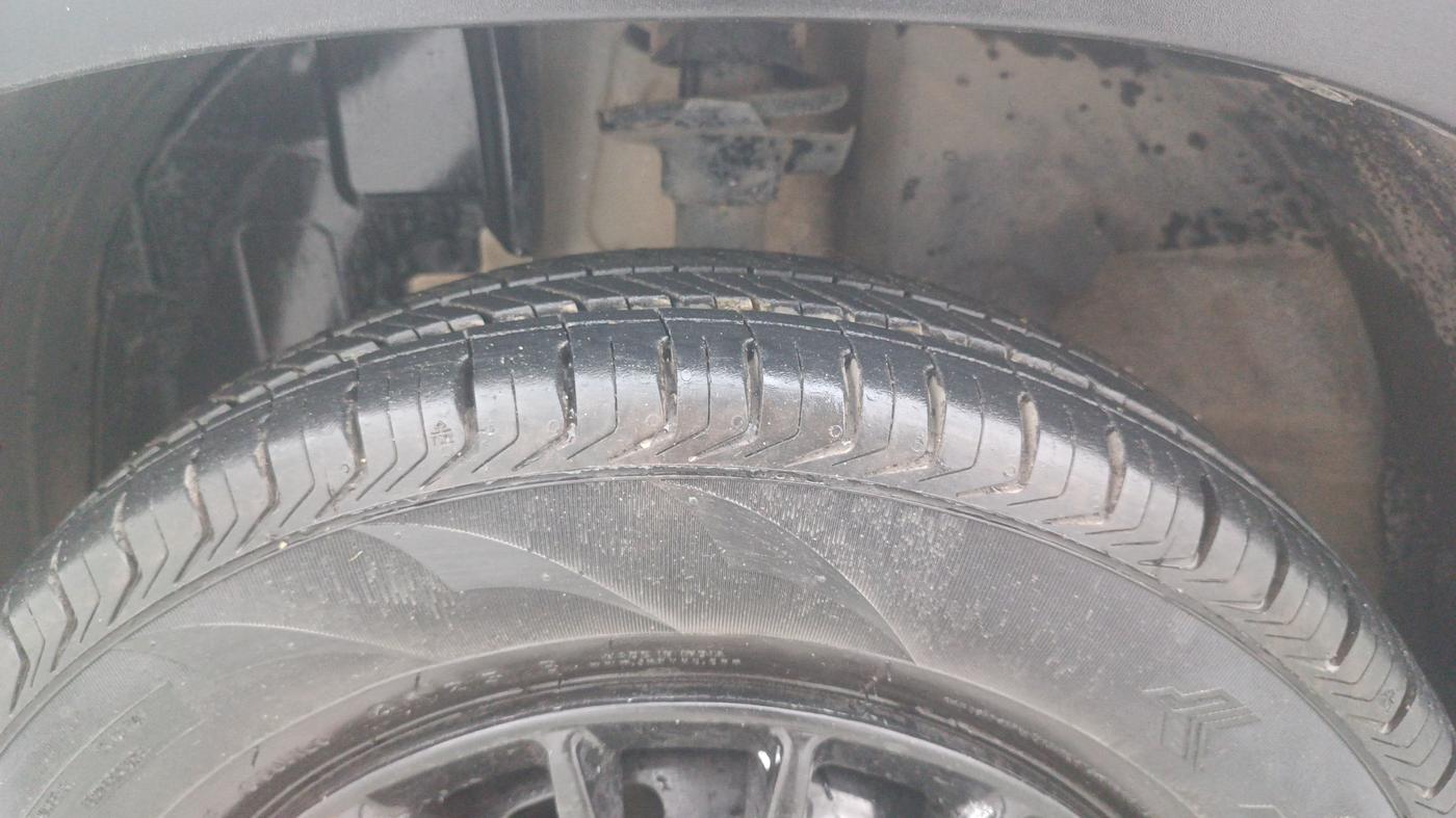 2017 Renault Kwid RXT 1.0, Petrol, Manual, 93,060 km, Left Front Tyre Tread