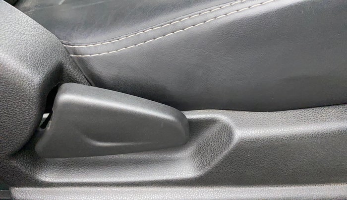 2018 Renault Kwid RXT 1.0 AMT (O), Petrol, Automatic, 44,380 km, Driver Side Adjustment Panel
