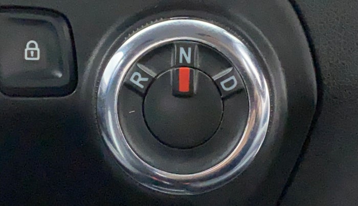 2018 Renault Kwid RXT 1.0 AMT (O), Petrol, Automatic, 44,380 km, Gear Lever