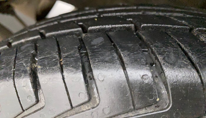 2018 Renault Kwid RXT 1.0 AMT (O), Petrol, Automatic, 44,380 km, Left Rear Tyre Tread