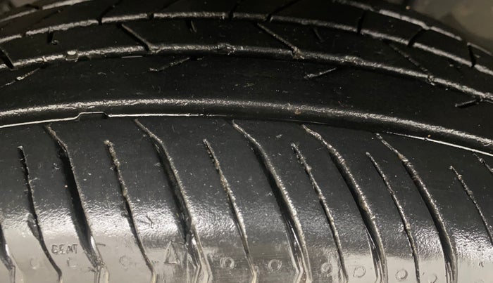 2023 Nissan MAGNITE XL, Petrol, Manual, 17,602 km, Left Front Tyre Tread