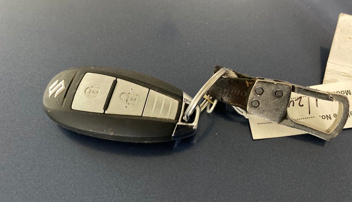 2017 Maruti Baleno ZETA PETROL 1.2, CNG, Manual, 90,714 km, Key Close Up