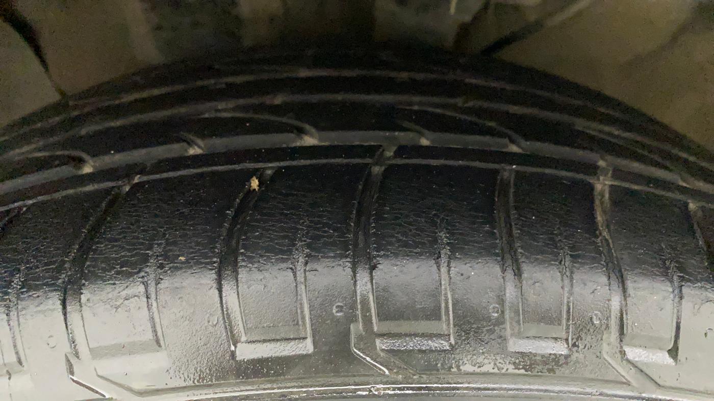 2017 Hyundai Creta SX PLUS AT 1.6 PETROL, Petrol, Automatic, 71,658 km, Left Front Tyre Tread
