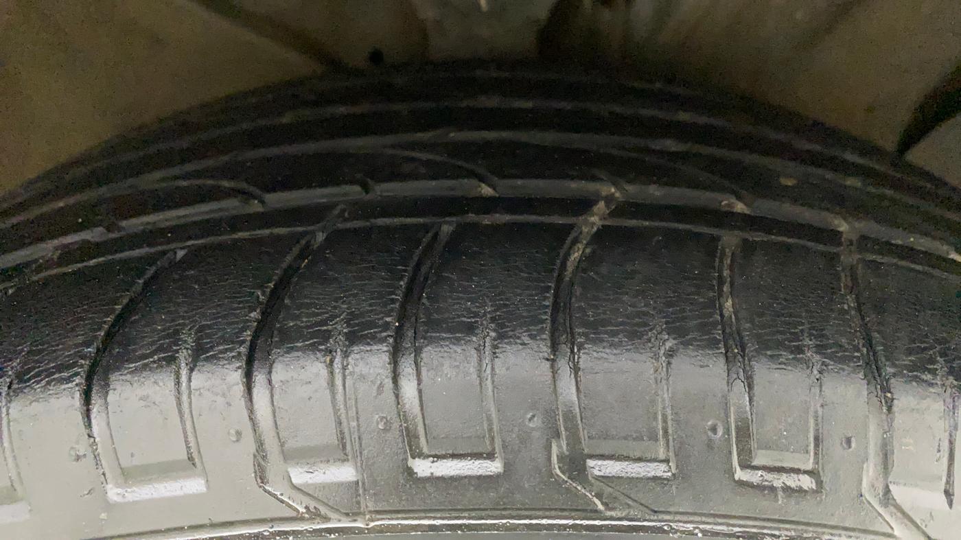 2017 Hyundai Creta SX PLUS AT 1.6 PETROL, Petrol, Automatic, 71,658 km, Right Front Tyre Tread