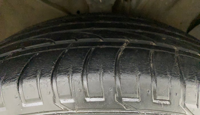 2017 Hyundai Creta SX PLUS AT 1.6 PETROL, Petrol, Automatic, 71,658 km, Right Front Tyre Tread