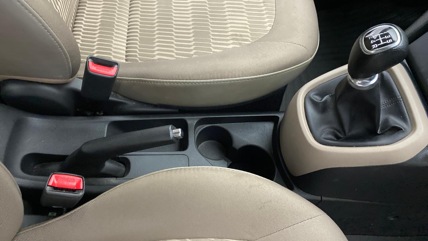 2018 Hyundai Xcent SX 1.2, Petrol, Manual, 22,533 km, Gear Lever