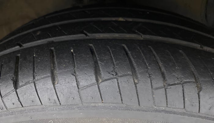 2018 Hyundai Xcent SX 1.2, Petrol, Manual, 22,533 km, Right Front Tyre Tread