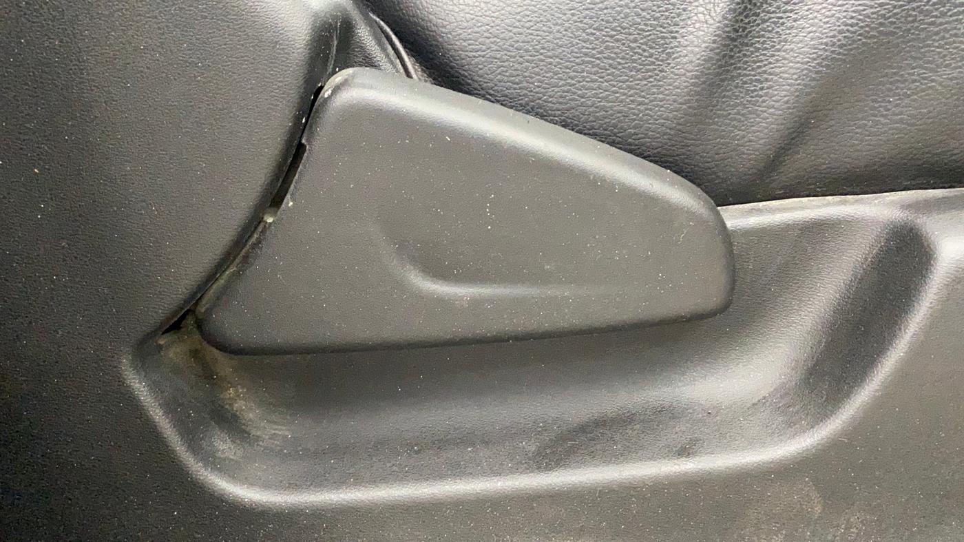 2018 Datsun Go A, Petrol, Manual, 39,343 km, Driver Side Adjustment Panel