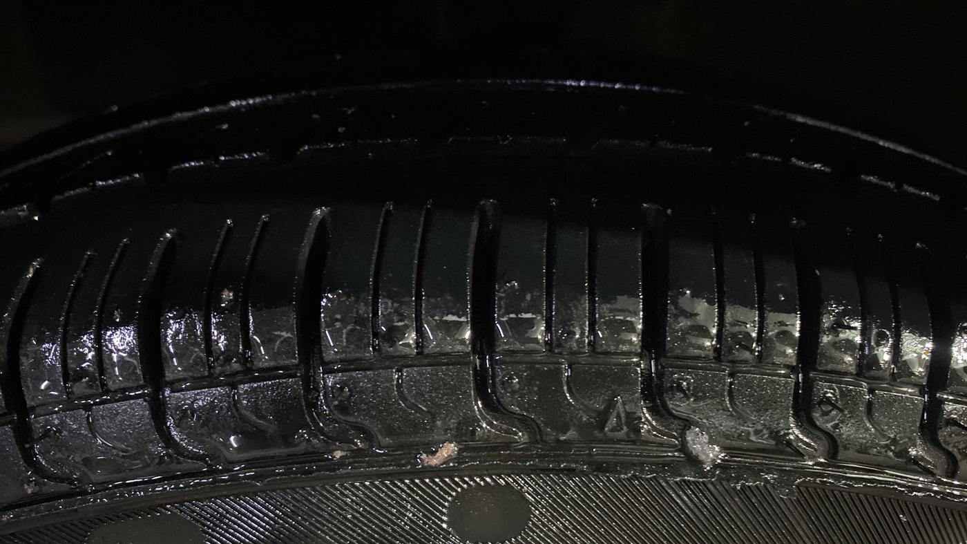 2015 Hyundai Eon ERA +, Petrol, Manual, 84,222 km, Left Front Tyre Tread