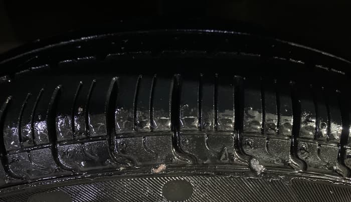 2015 Hyundai Eon ERA +, Petrol, Manual, 84,222 km, Left Front Tyre Tread