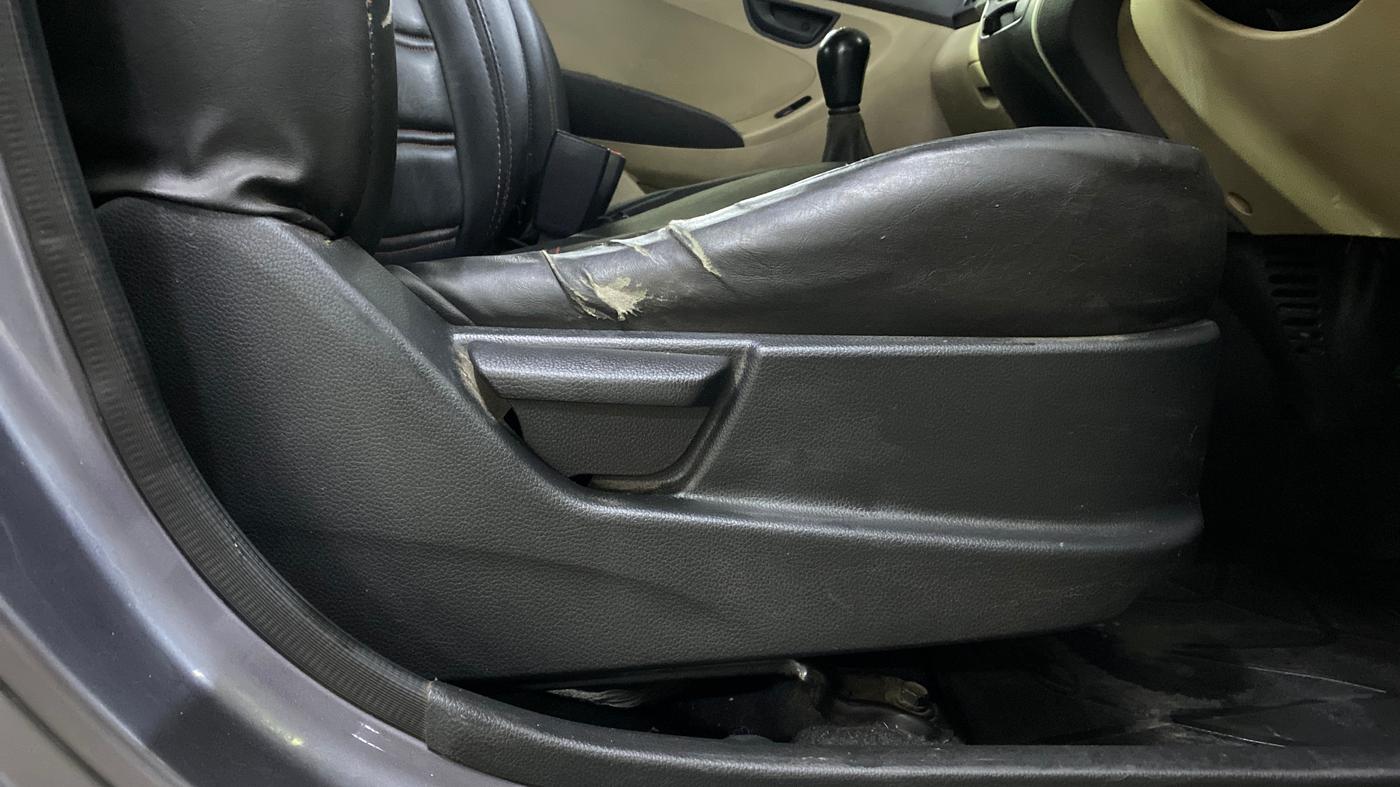 2015 Hyundai Eon ERA +, Petrol, Manual, 84,222 km, Driver Side Adjustment Panel