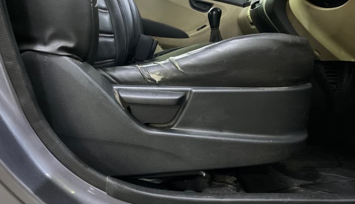 2015 Hyundai Eon ERA +, Petrol, Manual, 84,222 km, Driver Side Adjustment Panel