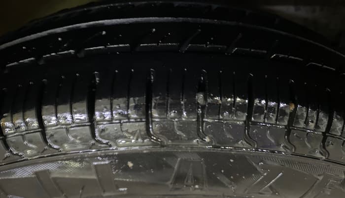 2015 Hyundai Eon ERA +, Petrol, Manual, 84,222 km, Right Front Tyre Tread