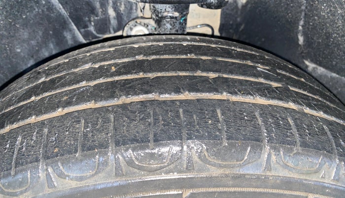 2018 Jeep Compass SPORT 1.4 PETROL, Petrol, Manual, 30,589 km, Right Front Tyre Tread