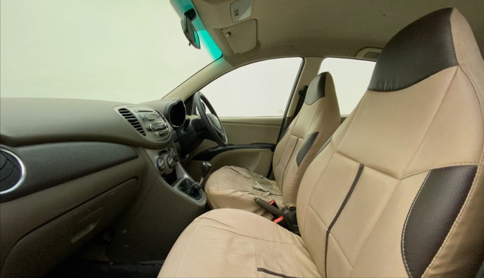 2012 Hyundai i10 MAGNA 1.2, CNG, Manual, 1,15,322 km, Right Side Front Door Cabin