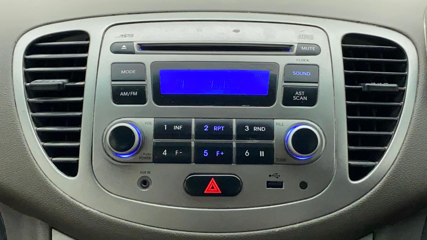 2012 Hyundai i10 MAGNA 1.2, CNG, Manual, 1,15,322 km, Infotainment System