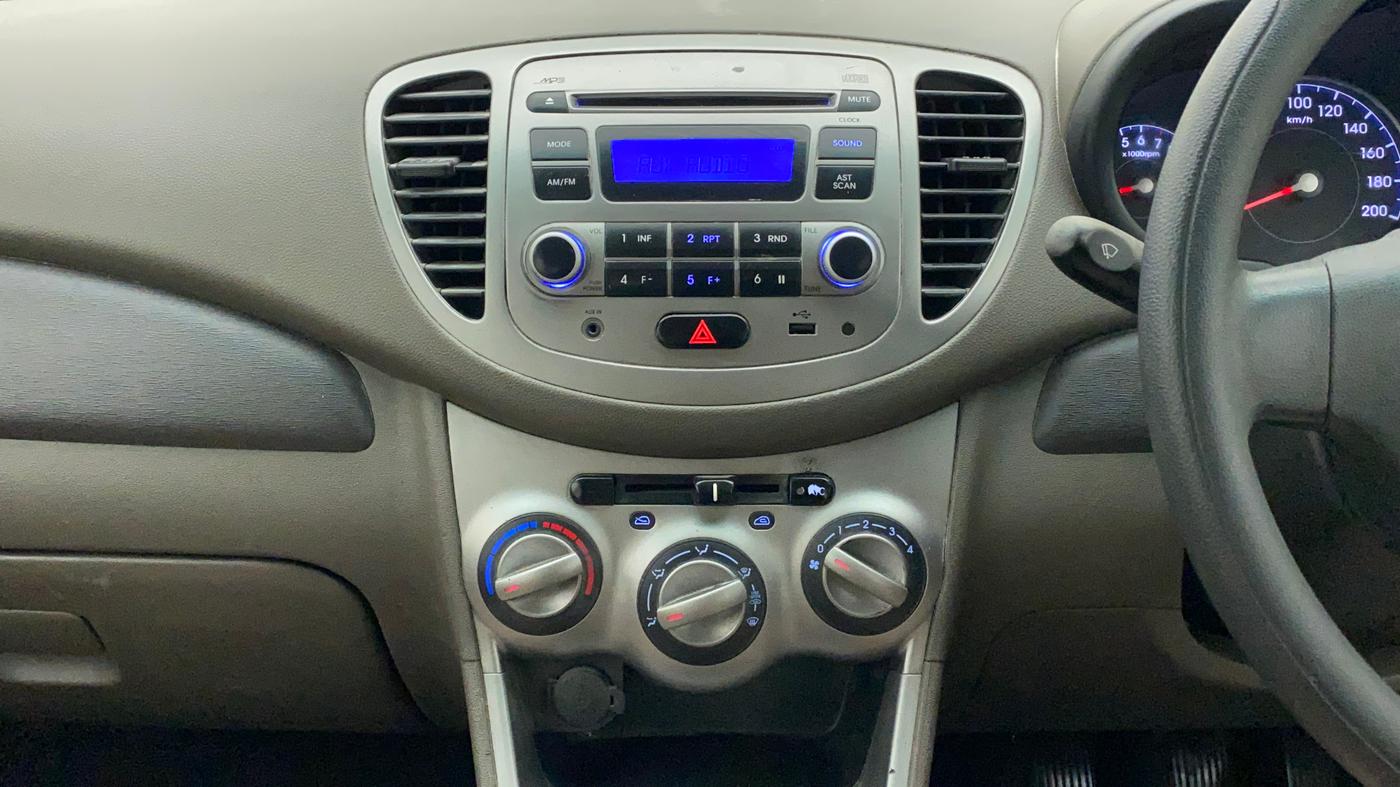 2012 Hyundai i10 MAGNA 1.2, CNG, Manual, 1,15,322 km, Air Conditioner