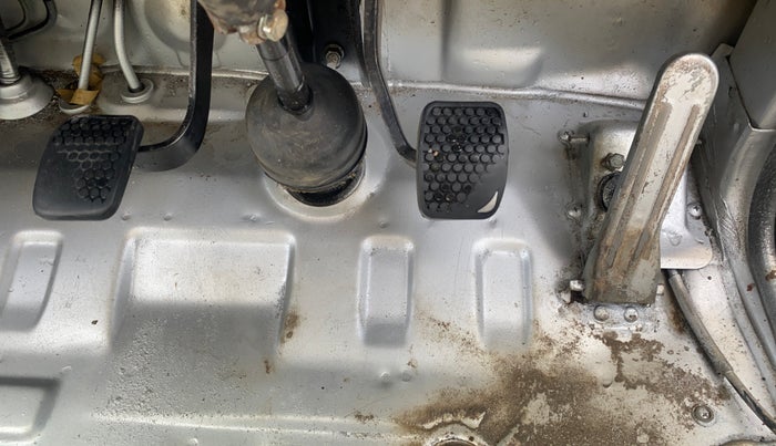 2013 Maruti OMNI E STD, Petrol, Manual, 39,847 km, Pedals