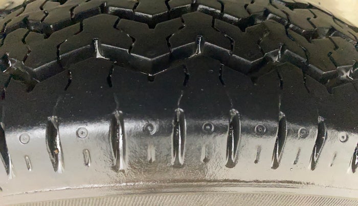 2013 Maruti OMNI E STD, Petrol, Manual, 39,847 km, Left Rear Tyre Tread