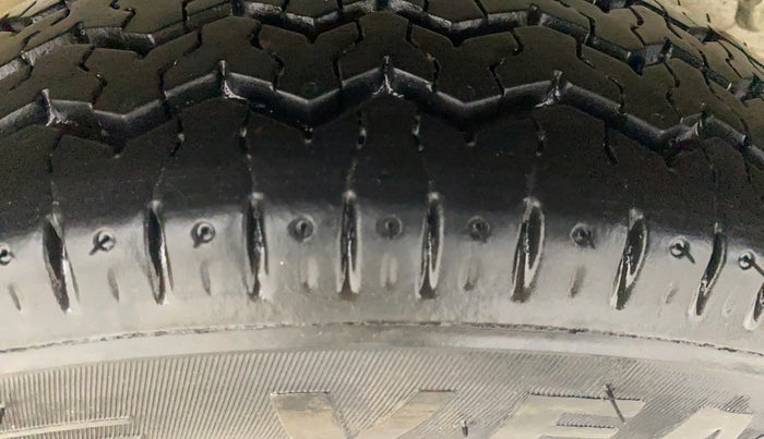 2013 Maruti OMNI E STD, Petrol, Manual, 39,847 km, Right Rear Tyre Tread