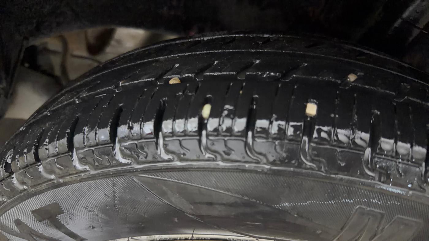 2019 Renault Kwid RXT 1.0 AMT (O), Petrol, Automatic, 62,097 km, Left Rear Tyre Tread