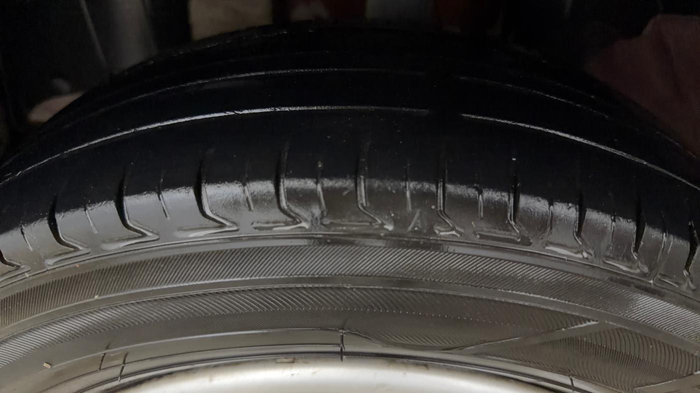 2019 Renault Kwid RXT 1.0 AMT (O), Petrol, Automatic, 62,097 km, Left Front Tyre Tread
