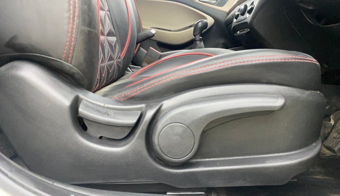 2017 Hyundai Elite i20 SPORTZ 1.2, Petrol, Manual, 73,081 km, Driver Side Adjustment Panel