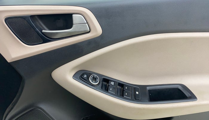 2017 Hyundai Elite i20 SPORTZ 1.2, Petrol, Manual, 73,081 km, Driver Side Door Panels Control