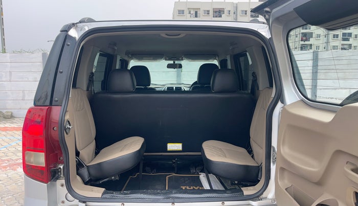 2017 Mahindra TUV300 T10, Diesel, Manual, 1,16,846 km, Boot Inside