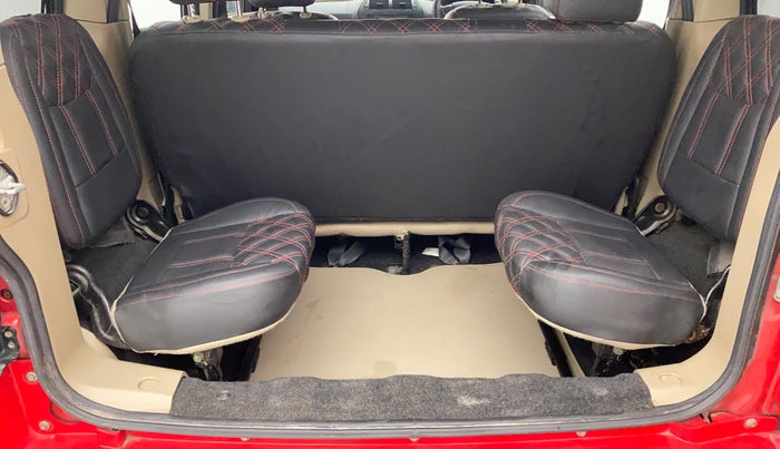 2019 Mahindra TUV300 T4+, Diesel, Manual, 43,107 km, Third Seat Row ( optional )