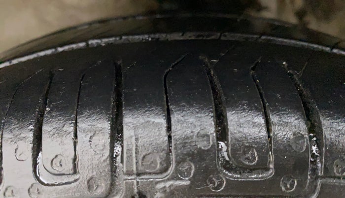 2013 Maruti Alto K10 LXI, Petrol, Manual, 31,463 km, Left Front Tyre Tread
