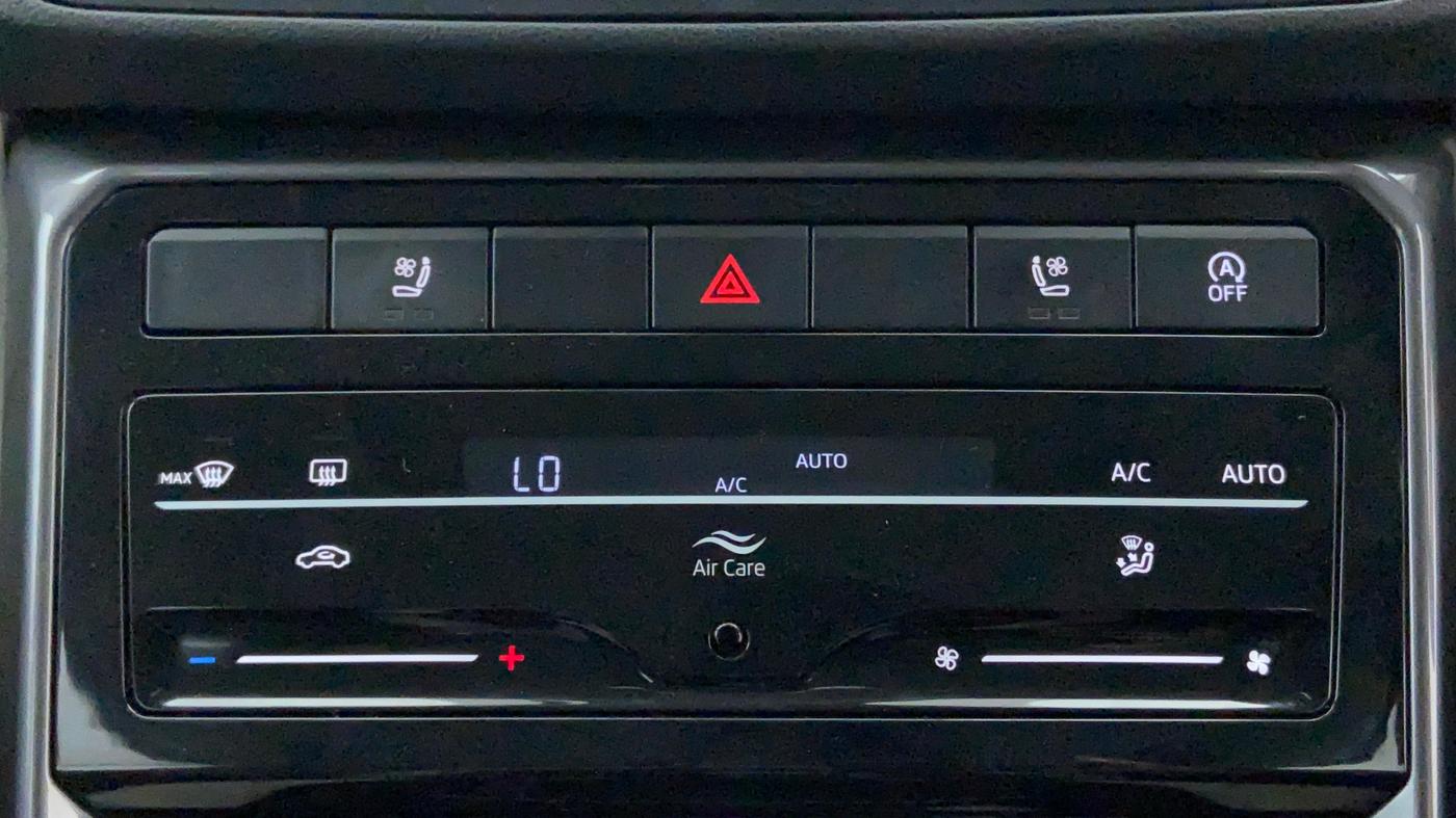 2022 Volkswagen TAIGUN TOPLINE 1.0 TSI MT, Petrol, Manual, 3,686 km, Automatic Climate Control