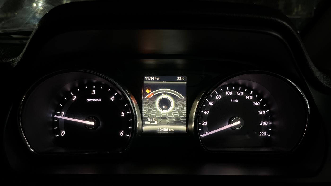 2017 Tata Hexa XE 4X2 7 STR, Diesel, Manual, 40,406 km, Odometer Image