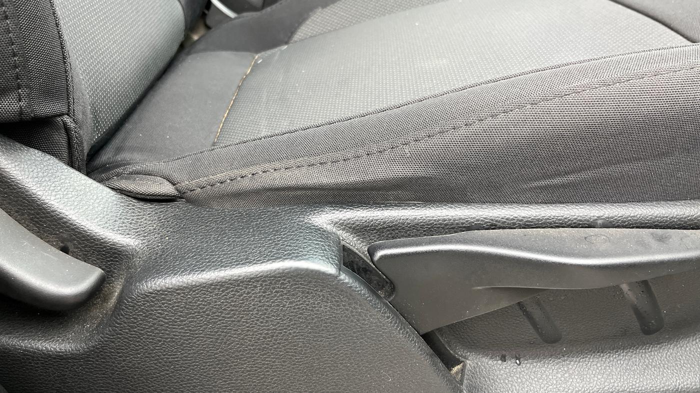 2017 Tata Hexa XE 4X2 7 STR, Diesel, Manual, 40,406 km, Driver Side Adjustment Panel