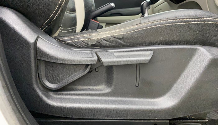 2021 KIA SONET HTX 1.5, Diesel, Manual, 89,397 km, Driver Side Adjustment Panel