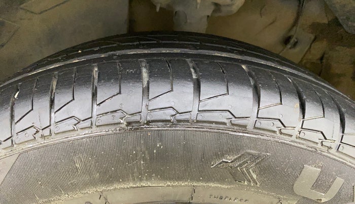 2021 KIA SONET HTX 1.5, Diesel, Manual, 89,397 km, Left Front Tyre Tread