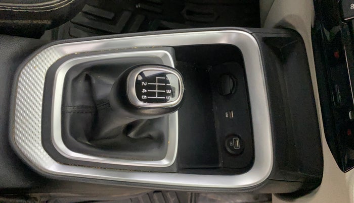 2021 KIA SONET HTX 1.5, Diesel, Manual, 89,397 km, Gear Lever