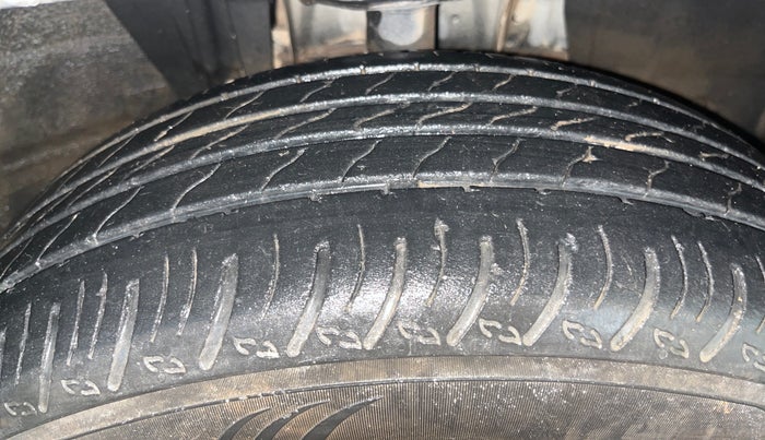 2022 Nissan MAGNITE XV MT, Petrol, Manual, 59,510 km, Right Front Tyre Tread
