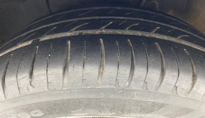 2017 Hyundai Elite i20 ASTA 1.2 (O), Petrol, Manual, 59,381 km, Left Front Tyre Tread