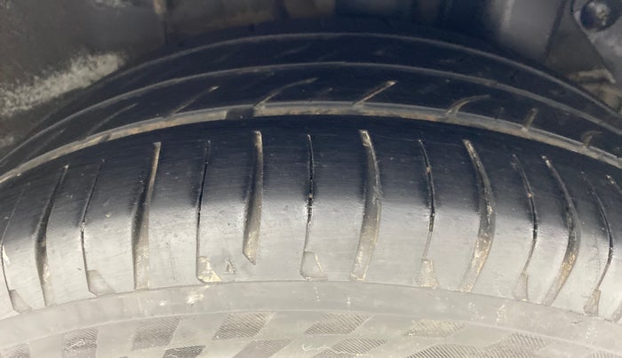 2017 Hyundai Elite i20 ASTA 1.2 (O), Petrol, Manual, 59,381 km, Left Rear Tyre Tread
