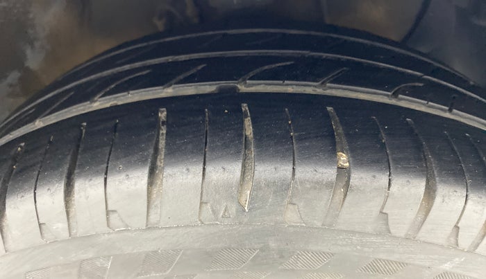 2017 Hyundai Elite i20 ASTA 1.2 (O), Petrol, Manual, 59,381 km, Right Front Tyre Tread