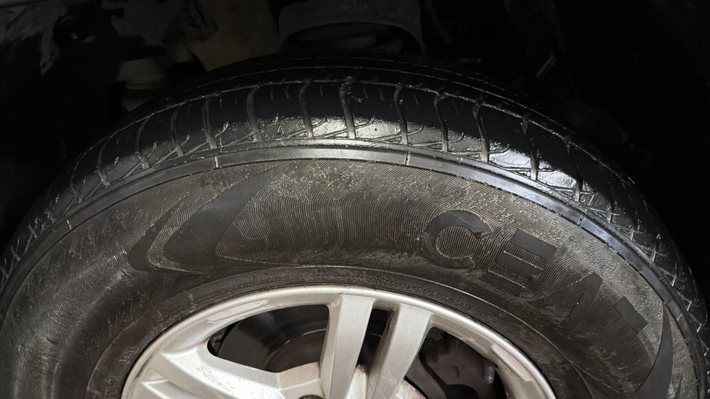 2021 Mahindra BOLERO NEO N 10, Diesel, Manual, 31,389 km, Left Front Tyre Tread