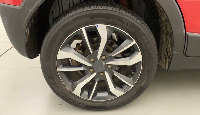 2021 Mahindra XUV300 W8 (O) 1.2 PETROL AMT, Petrol, Automatic, 41,373 km, Right Rear Wheel