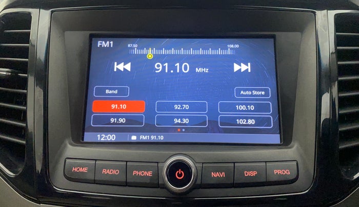 2021 Mahindra XUV300 W8 (O) 1.2 PETROL AMT, Petrol, Automatic, 41,373 km, Infotainment System