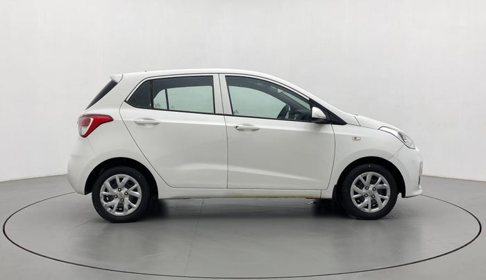 2017 Hyundai Grand i10 SPORTZ 1.2 KAPPA VTVT, Petrol, Manual, 23,074 km, Right Side View