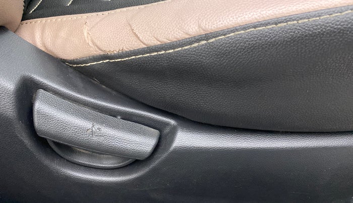 2017 Hyundai Grand i10 SPORTZ 1.2 KAPPA VTVT, Petrol, Manual, 23,074 km, Driver Side Adjustment Panel