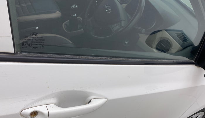 2017 Hyundai Grand i10 SPORTZ 1.2 KAPPA VTVT, Petrol, Manual, 23,074 km, Driver-side door - Weather strip has minor damage
