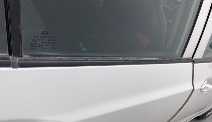 2017 Hyundai Grand i10 SPORTZ 1.2 KAPPA VTVT, Petrol, Manual, 23,074 km, Right rear door - Weather strip has minor damage