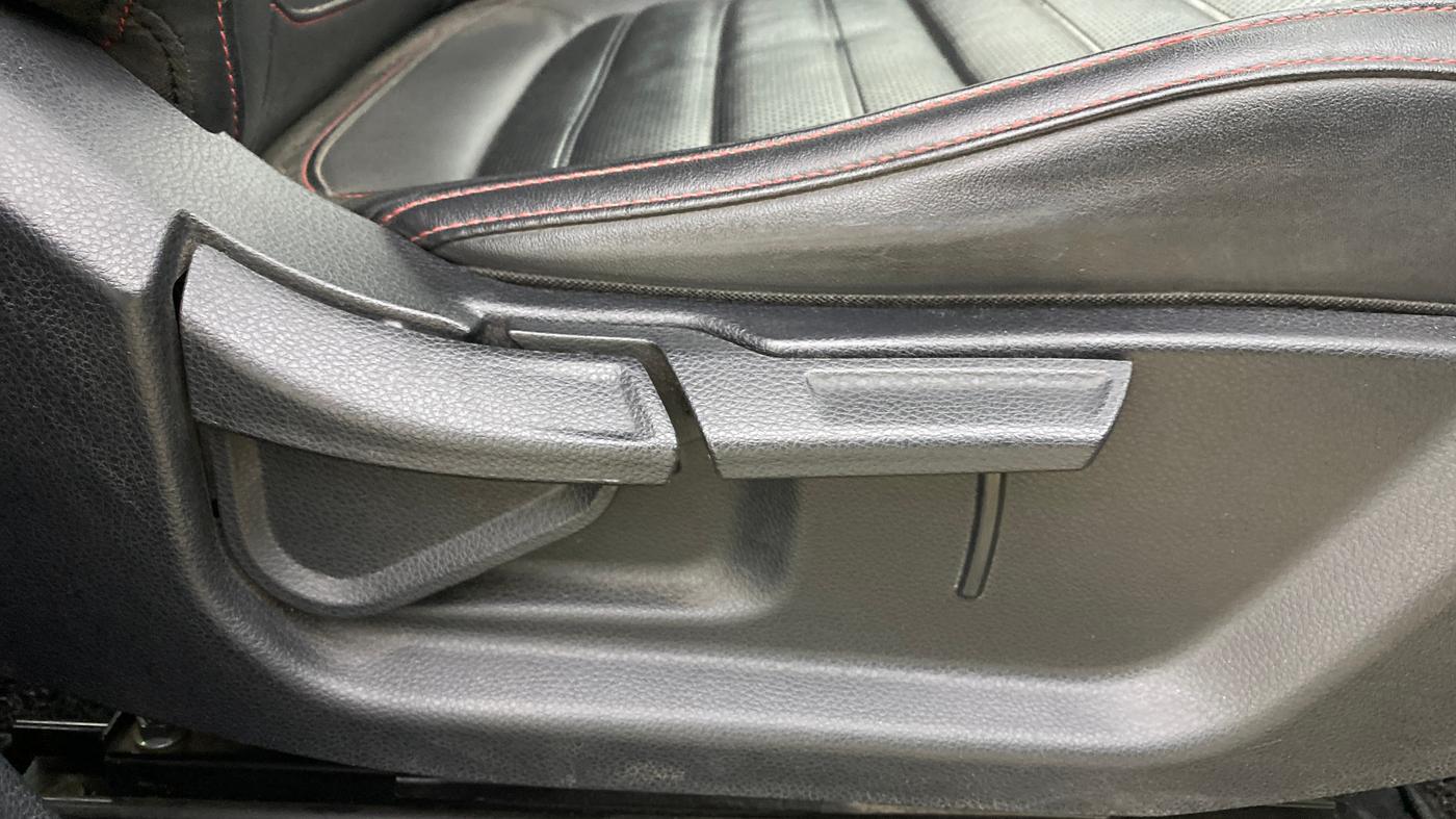 2019 KIA SELTOS GTX AT 1.4 PETROL, Petrol, Automatic, 1,05,542 km, Driver Side Adjustment Panel